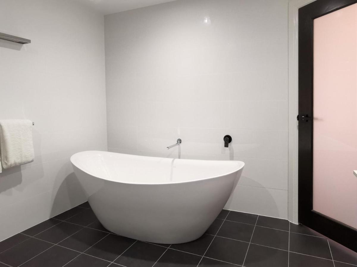 The Abbey Motel Goulburn Esterno foto